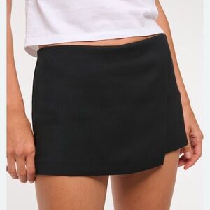 NWT Abercrombie & Fitch Mini Black Skort size Small